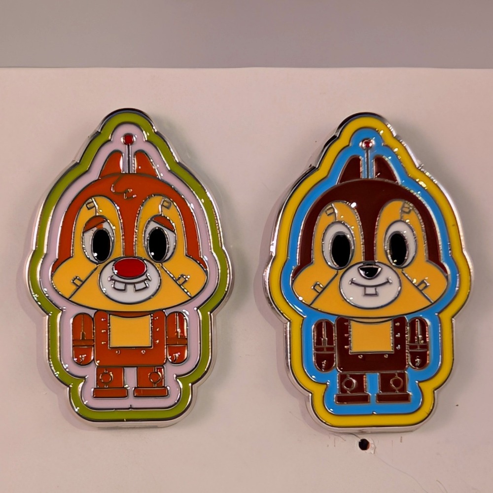 RARE Disney Parks "Toy Factory" Retro Robot Chip & Dale Pin Set 2-Pin Lot)
